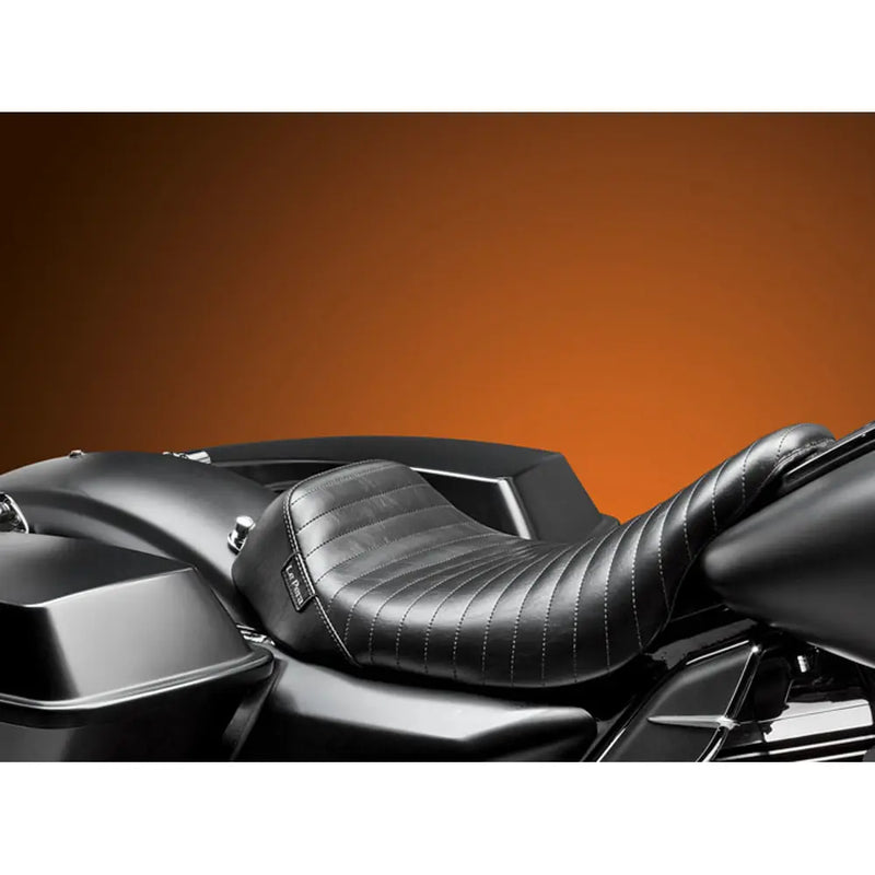 Le Pera Bare Bones Solo Seat for Harley 08-25 Touring (excl. 23-25 CVO; 24-25 Road Glide / Street Glide) / Pleated Black  - Customhoj