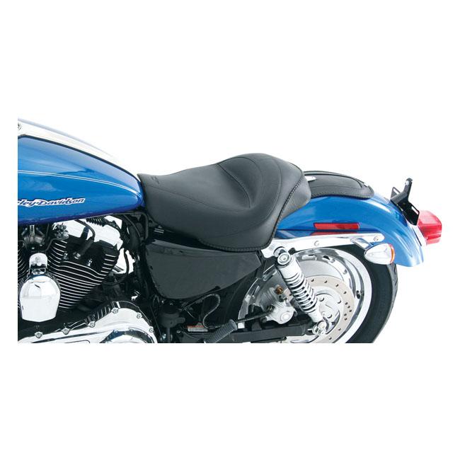 MUSTANG HD Sportster sadlar Mustang Standard Touring Solo Sadel XL 04-21 2.2/3.3 Gal Customhoj